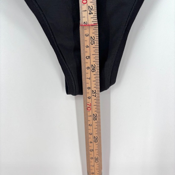 Lululemon Glow and Gleam Bodysuit Sz 6 Black Long Sleeve Seamless Ribbed Striped - Picture 14 of 15